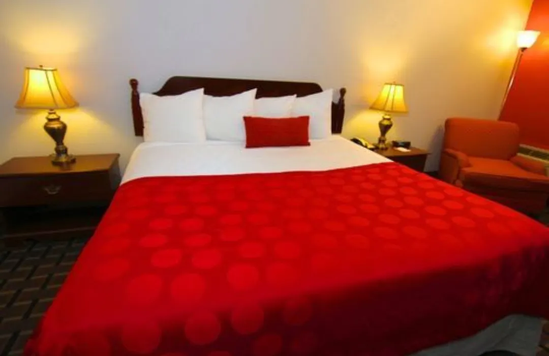 Ramada By Wyndham Henderson/Evansville-1