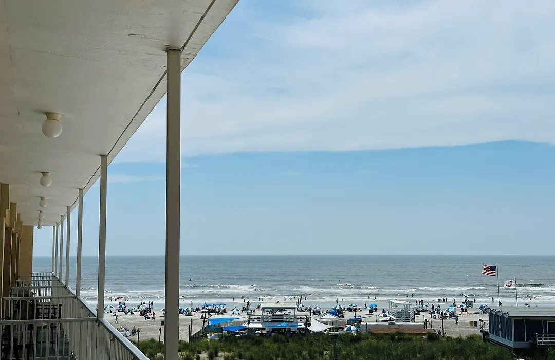 Days Inn By Wyndham Atlantic City Oceanfront-Boardwalk-1
