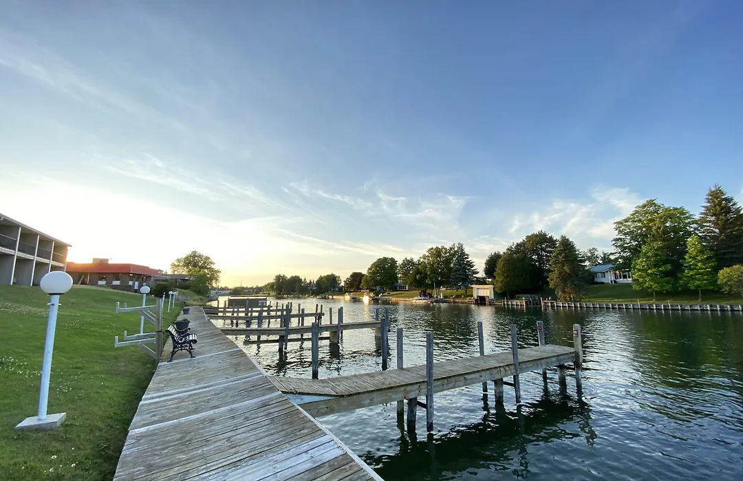 Fleetwood Inn Suites-1