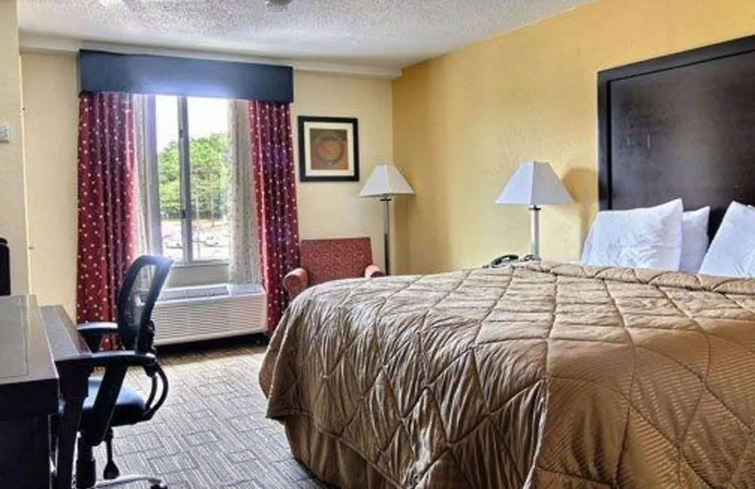 Quality Inn & Suites Greenville Near Downtown-1