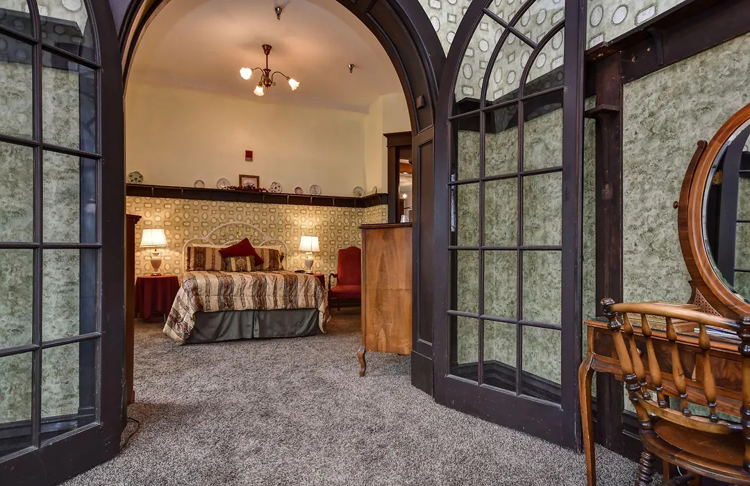 The Mansion At Elfindale-1