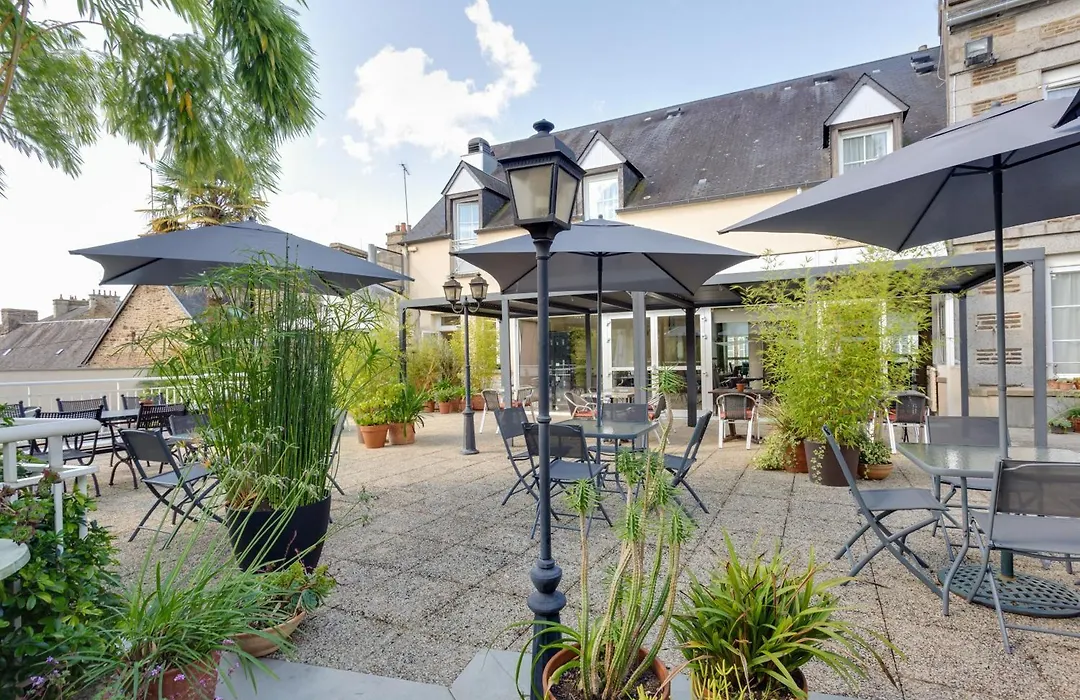 Brit Hotel le Cygne-1