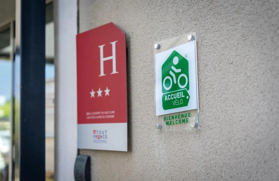 Hotel Caiman-1