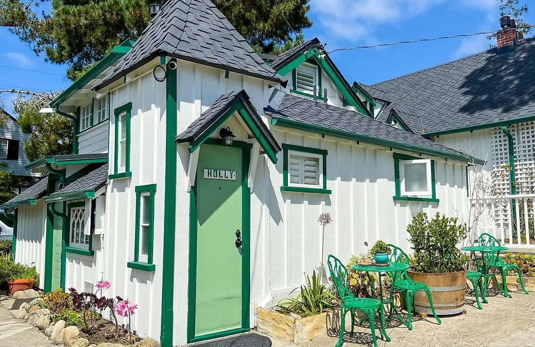 Carmel Green Lantern Inn-1