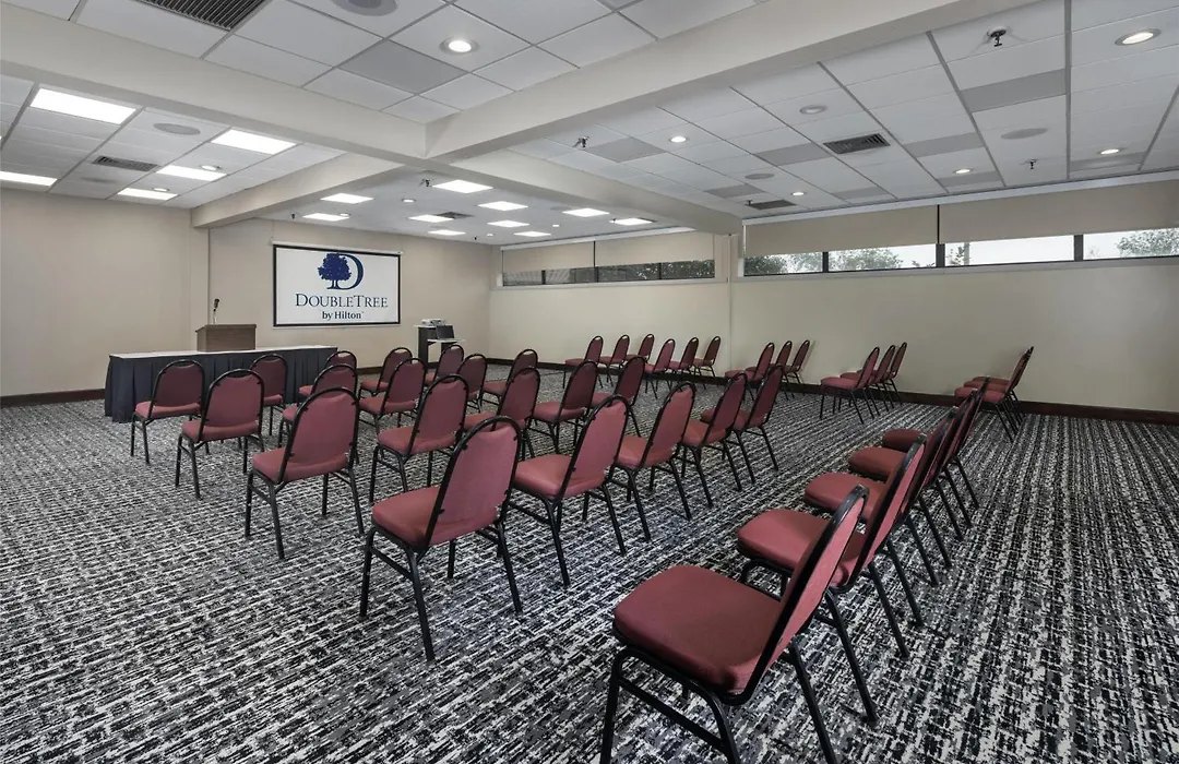 Doubletree By Hilton Manhattan, Ks-1