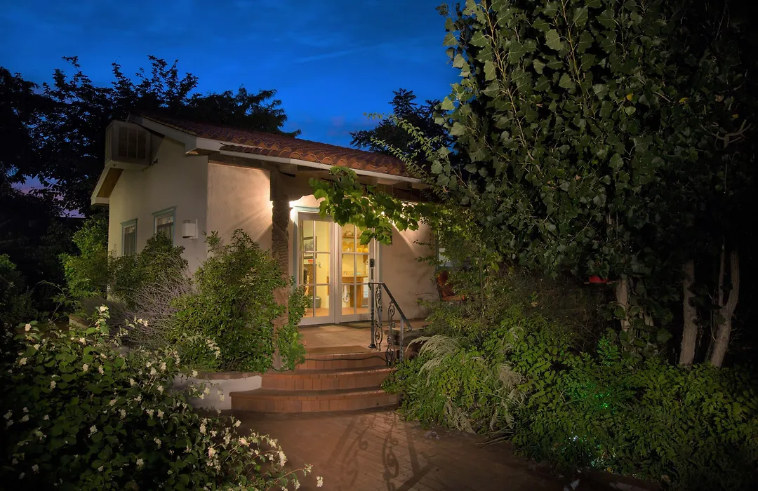 Casa Blanca Inn And Suites-1