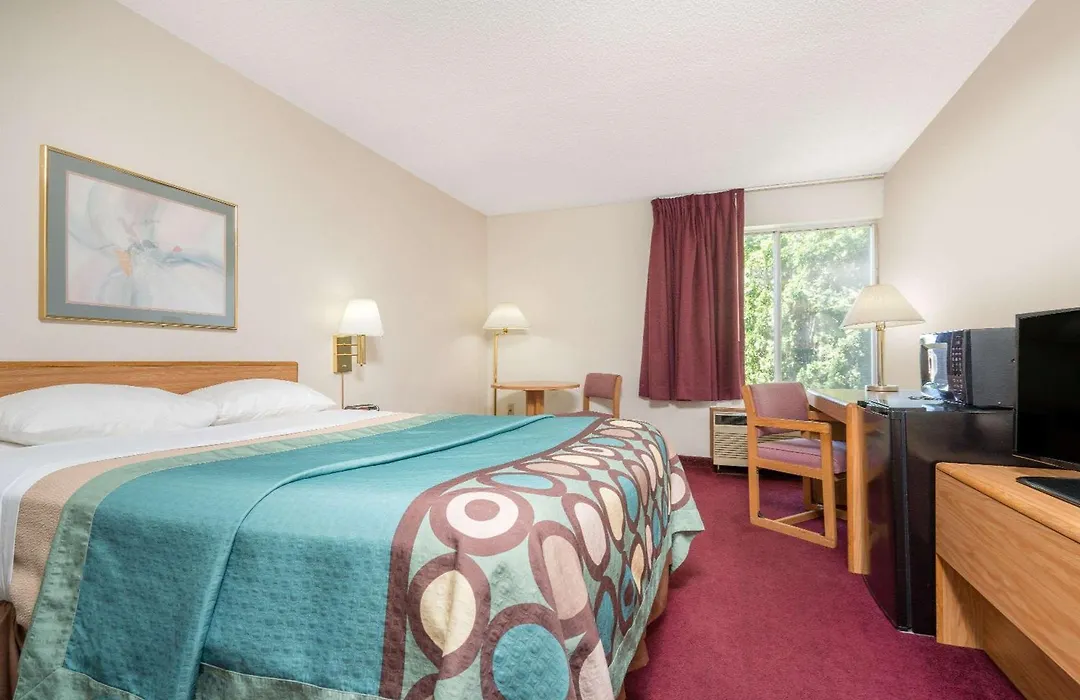 Super 8 By Wyndham Menomonie Wi-1