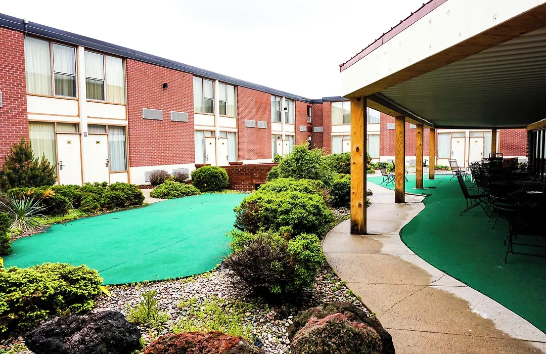 Boarders Inn & Suites By Cobblestone Hotels - Grand Island-1
