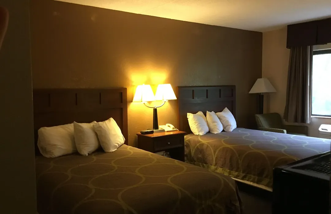 Super 8 By Wyndham Manchester Airport-1