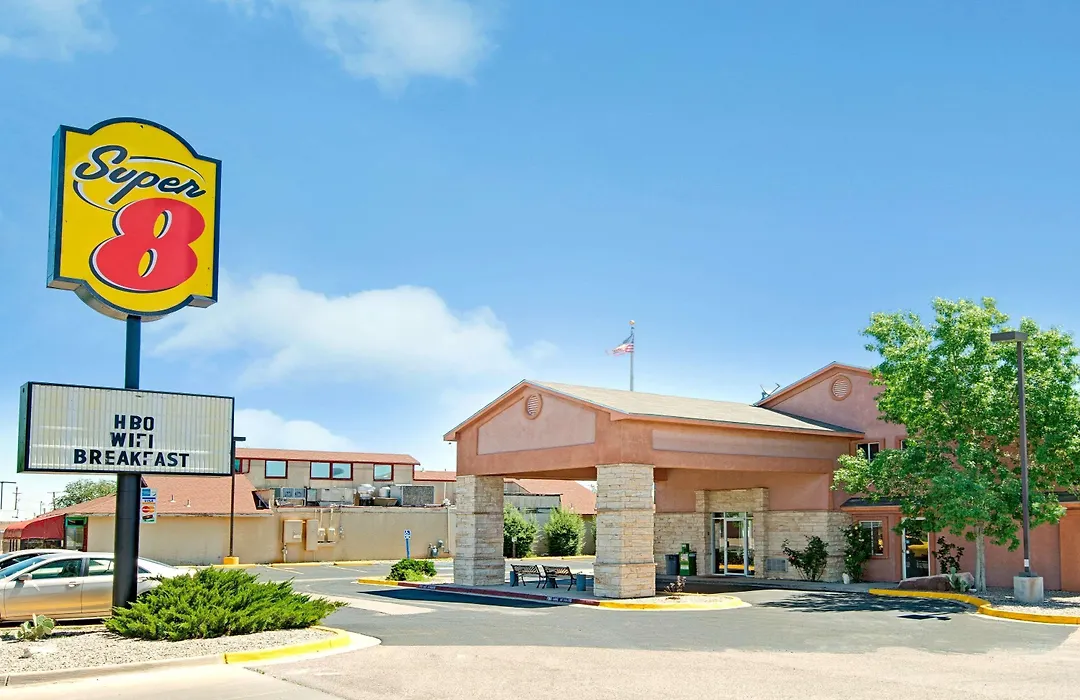 Super 8 By Wyndham Belen Nm-1