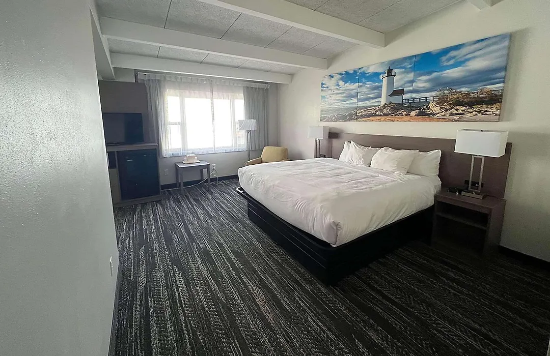 Days Inn By Wyndham Manitowoc-1