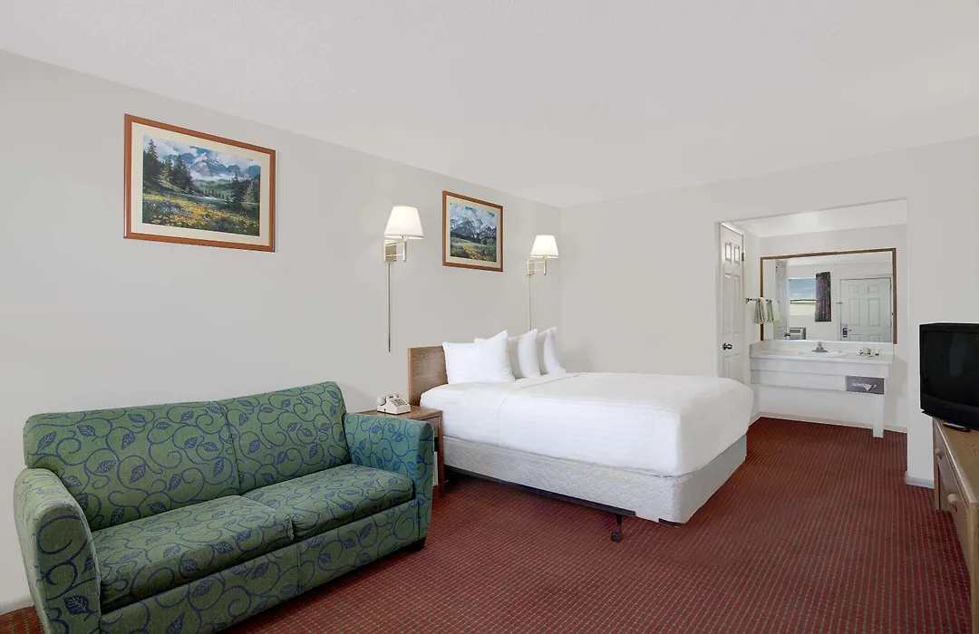 Travelodge By Wyndham Cedar City-1