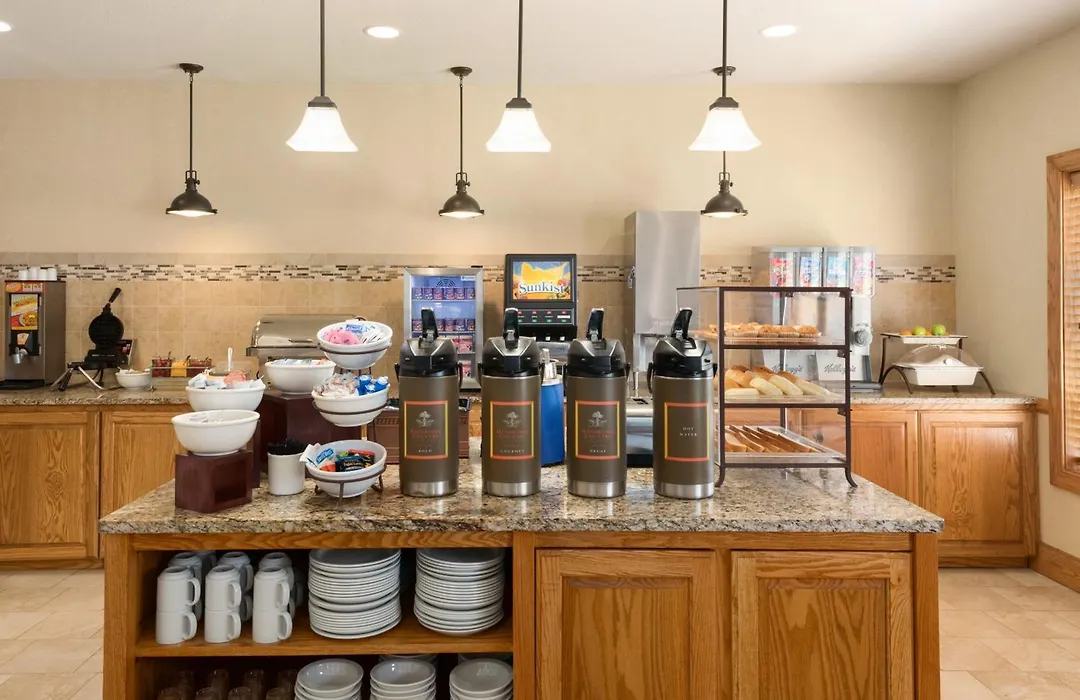 Country Inn & Suites By Radisson, Davenport - Quad Cities-1