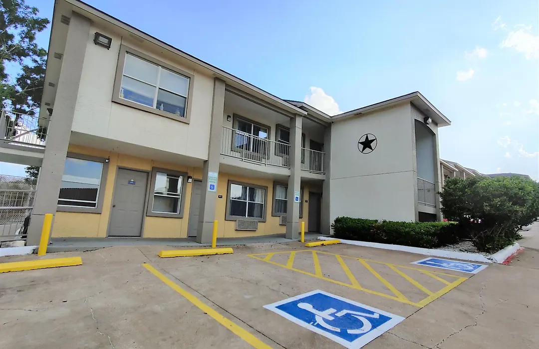 Days Inn By Wyndham Suites Fredericksburg-1