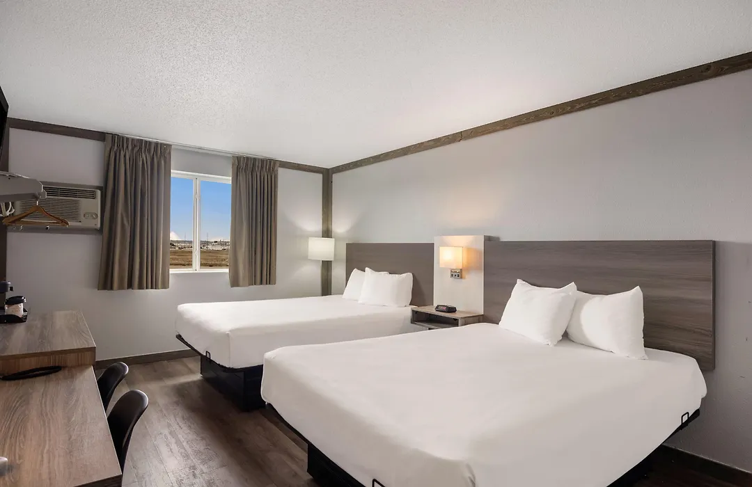 Econo Lodge Scottsbluff-1