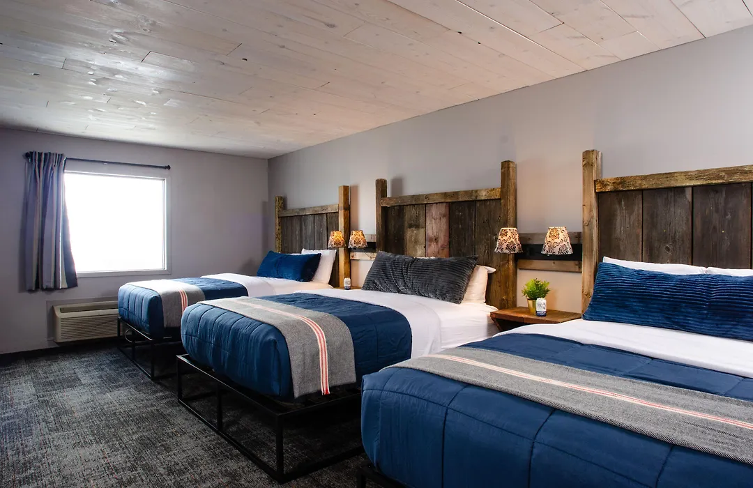Vintage Block Inn & Suites-1