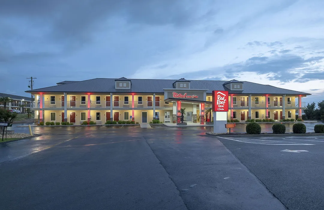 Red Roof Inn & Suites Calhoun-1
