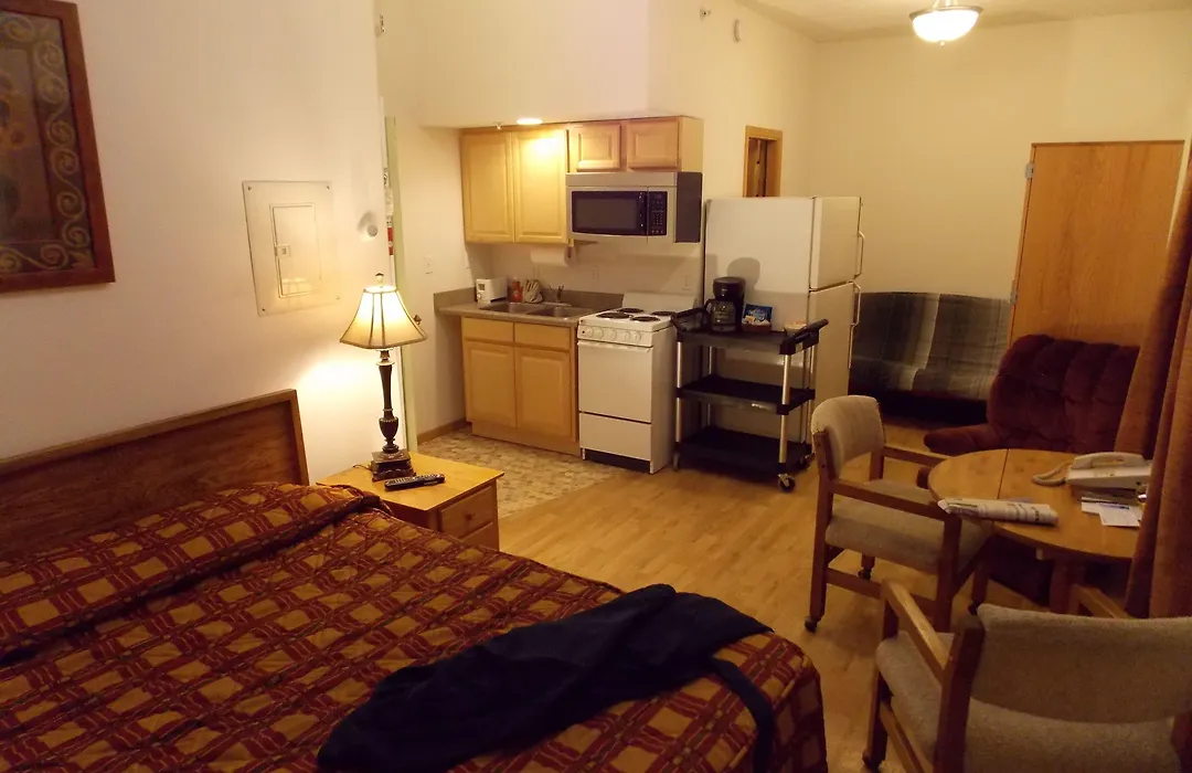 7 Gables Inn & Suites-1