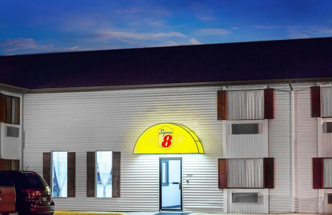 Super 8 By Wyndham Columbus-1