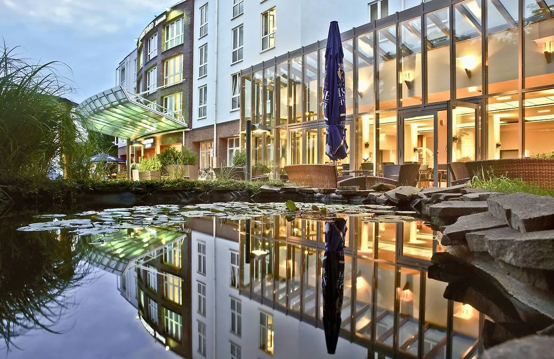 Courtyard By Marriott Dresden-1