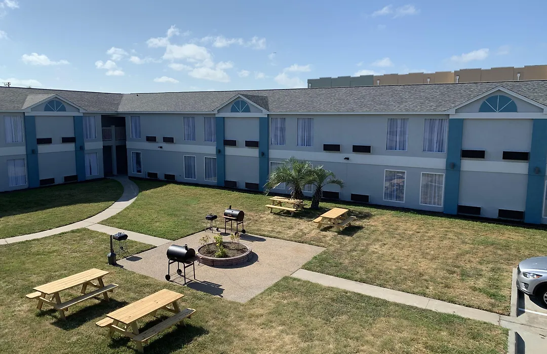 Days Inn By Wyndham Rockport Texas-1