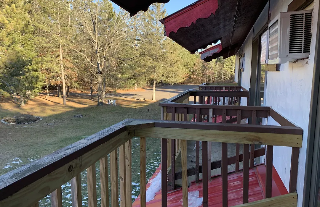 Northern Pine Inn-1