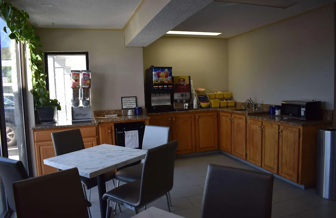 Days Inn By Wyndham Reidsville-1