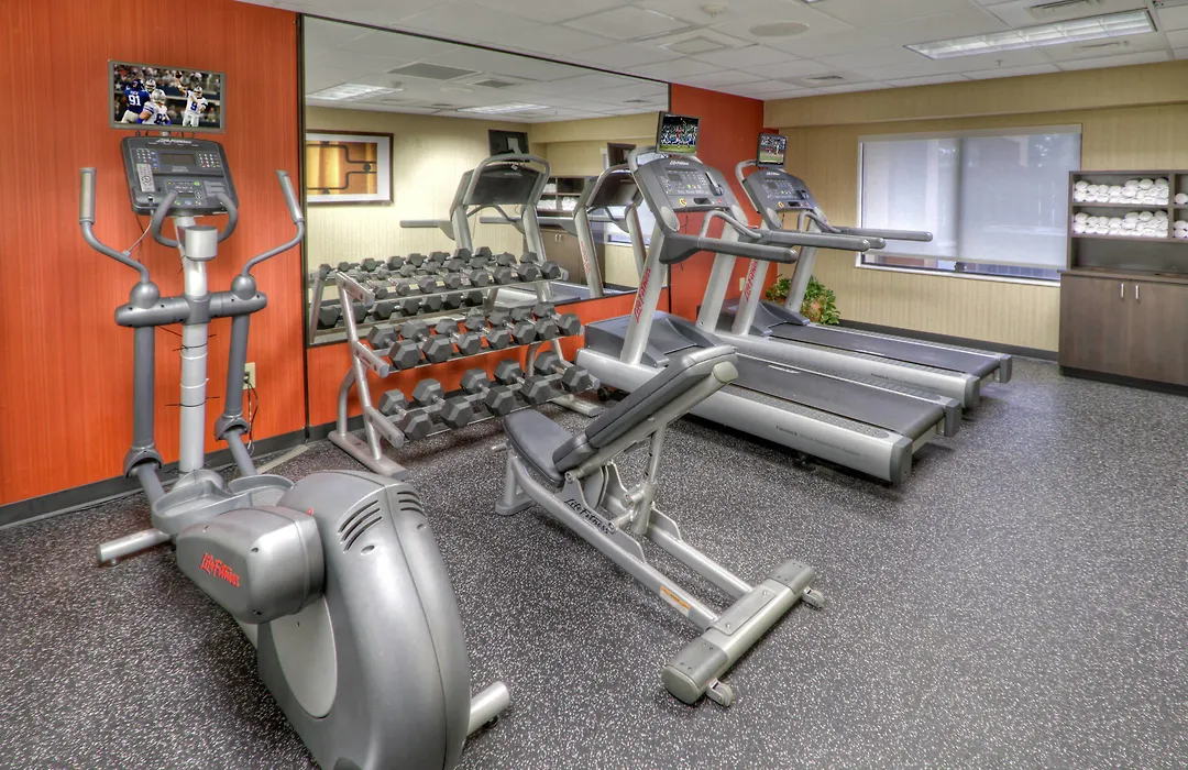 Courtyard By Marriott Burlington-1