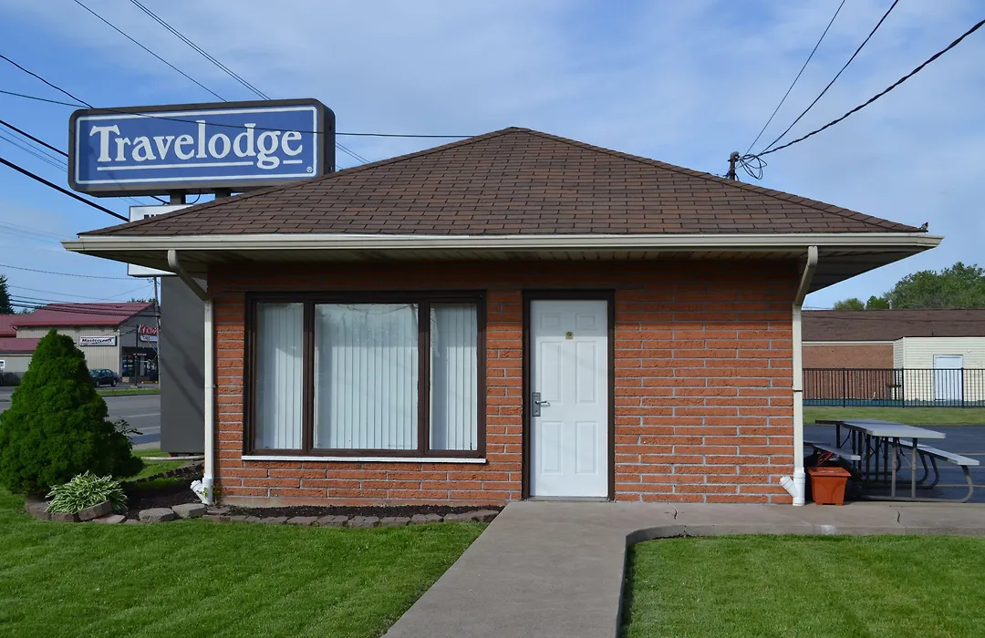 Travelodge By Wyndham Niagara Falls - New York-1
