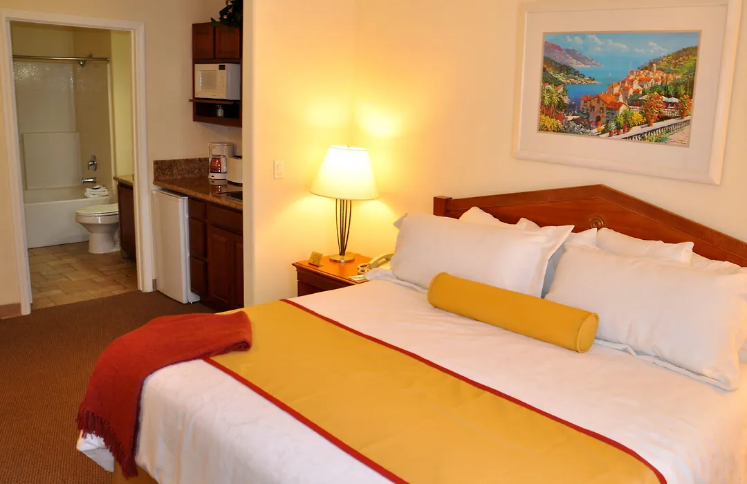 Club De Soleil All-Suite Resort-1