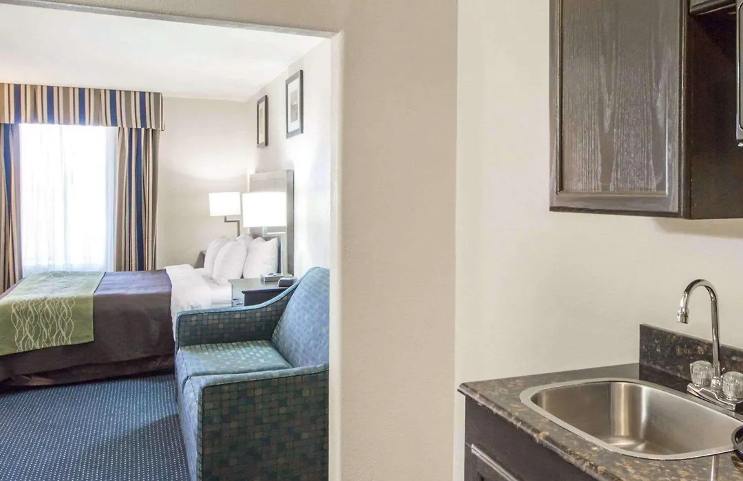 Quality Inn Tulsa-Downtown West-1