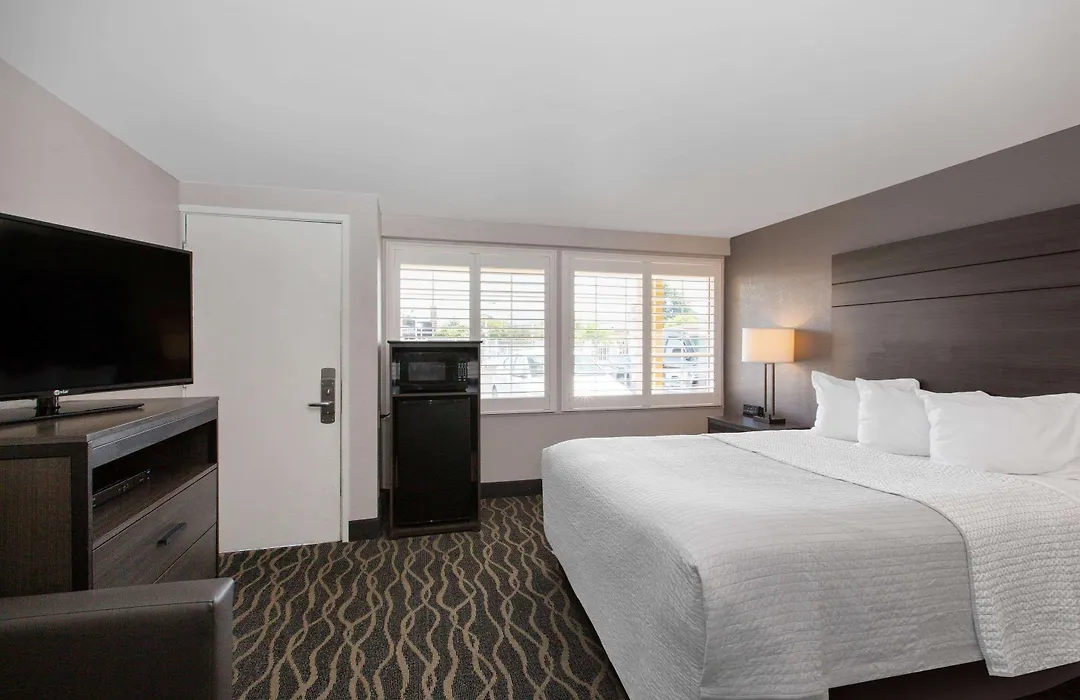Days Inn By Wyndham Ukiah-1