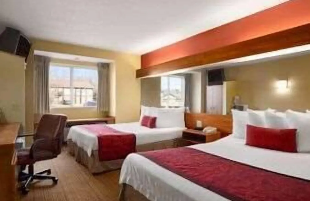 Days Inn & Suites By Wyndham Lafayette In-1