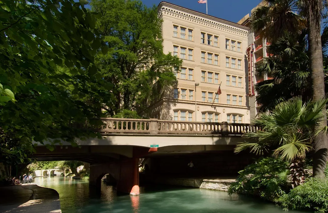 Drury Inn & Suites San Antonio Riverwalk-1