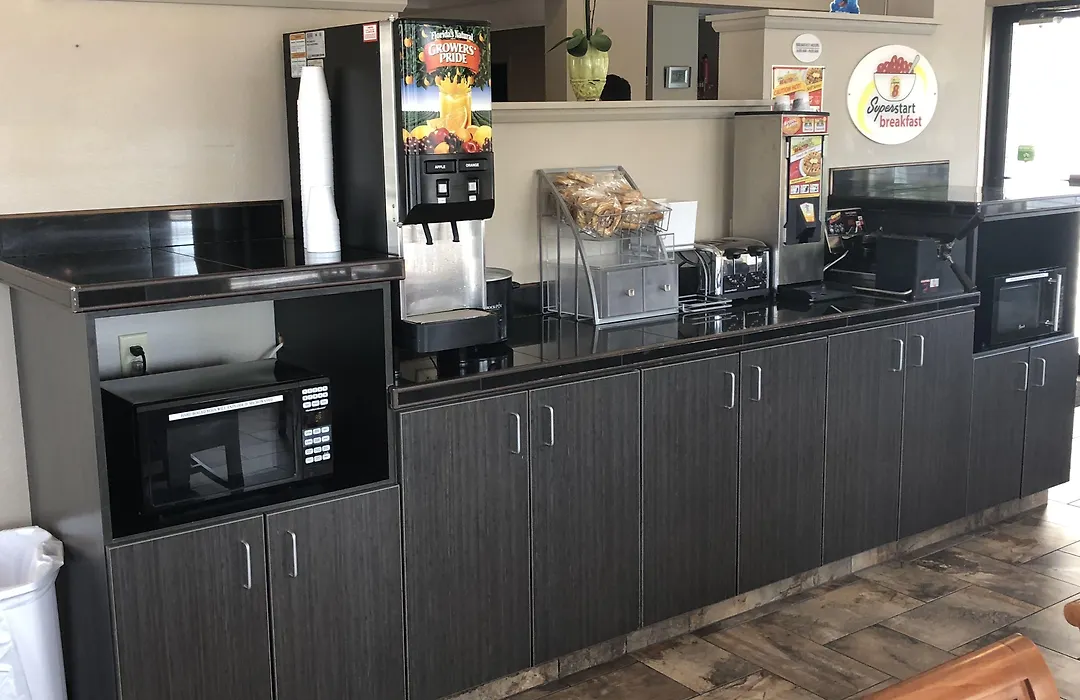 Super 8 By Wyndham Pocatello-1