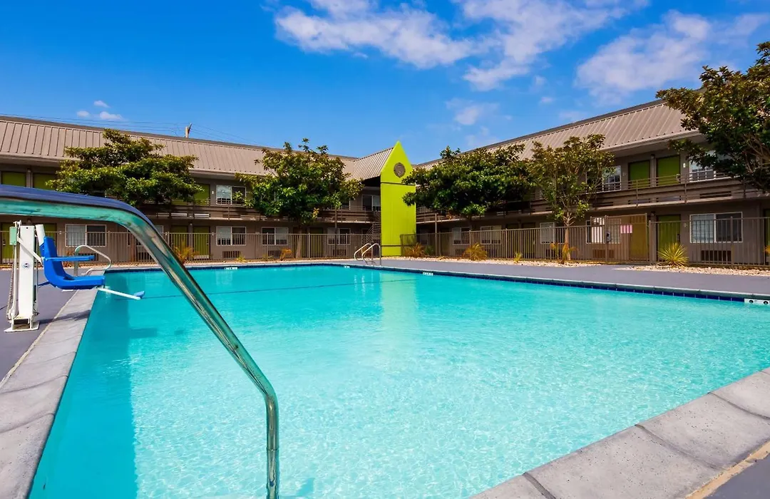 Surestay Plus Hotel By Best Western Point Richmond-1