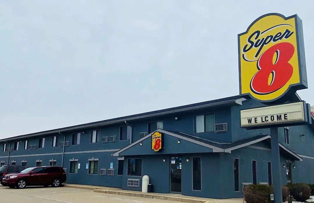 Super 8 By Wyndham Michigan City-1