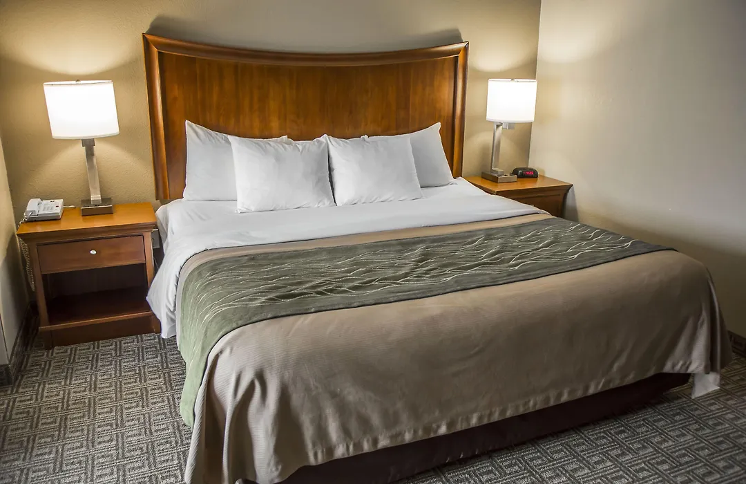 Quality Inn & Suites Bradford-1
