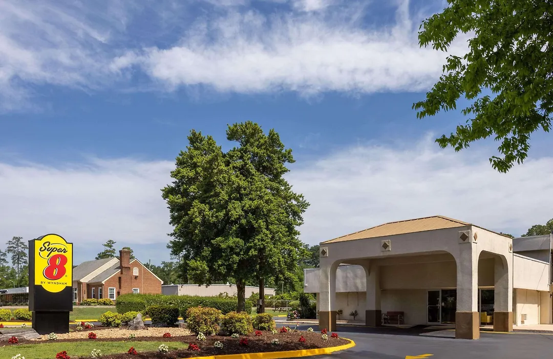Super 8 By Wyndham Williamsburg/Historic Area-1