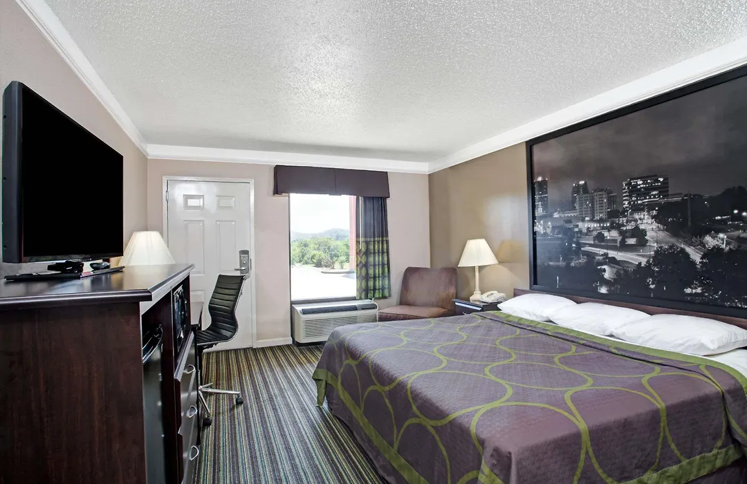 Super 8 By Wyndham Knoxville East-1
