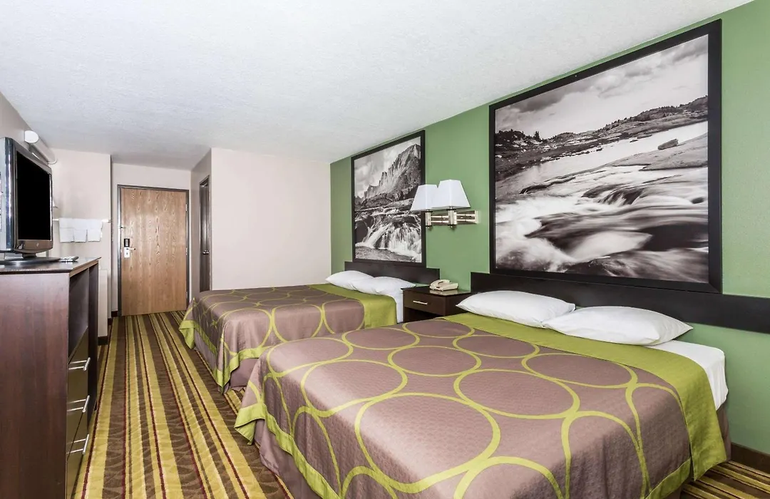 Super 8 By Wyndham Rock Springs-1