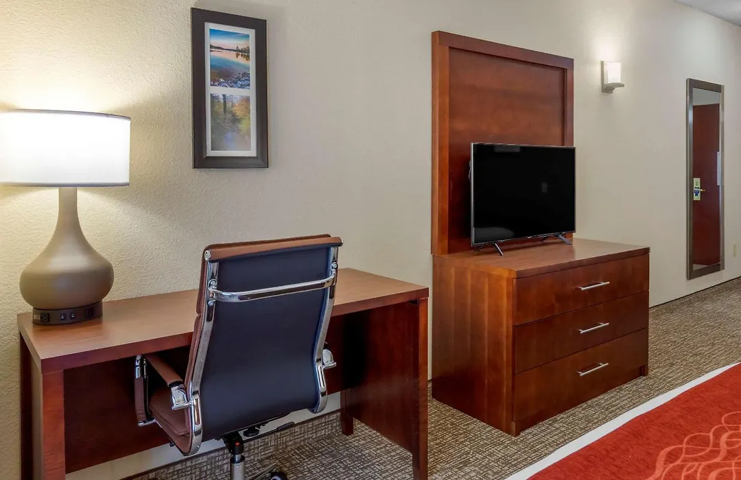 Comfort Inn & Suites Canton Riverstone Area-1
