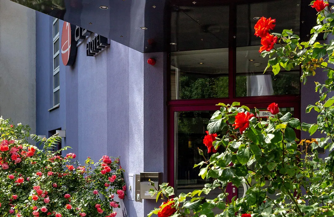 AZIMUT Hotel Nuremberg-1