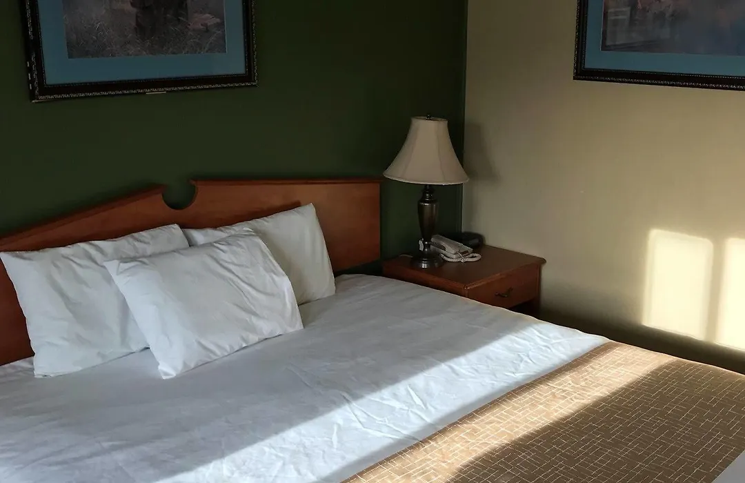 Travelodge By Wyndham La Grande-1