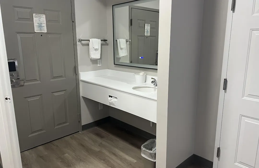 Baymont By Wyndham Lakeland-1