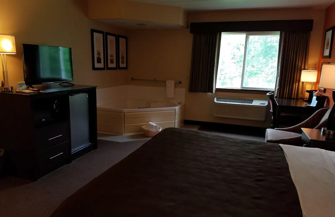 Americinn By Wyndham Menomonie-1