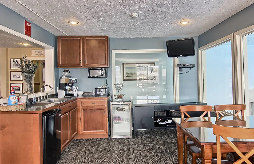 Pointes North Inn-1