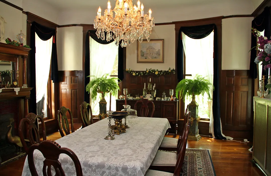 Beall Mansion An Elegant Bed & Breakfast Inn-1