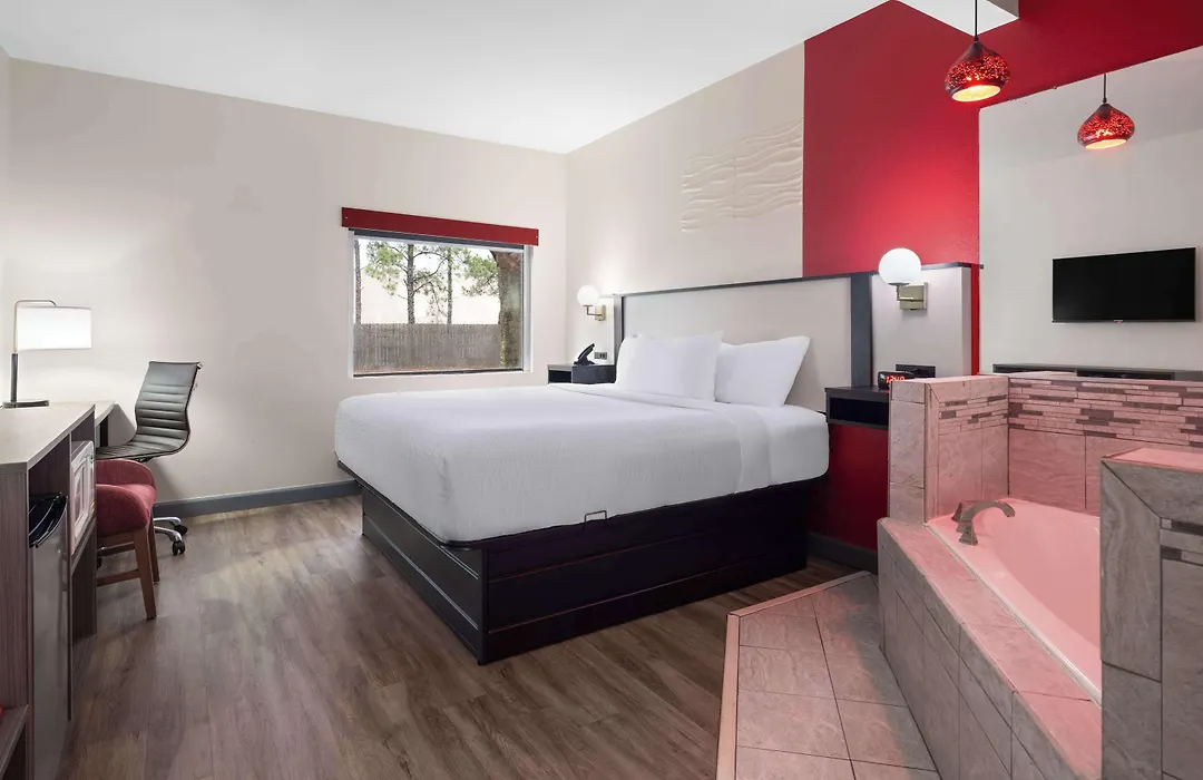 Ramada By Wyndham Locust Grove-1