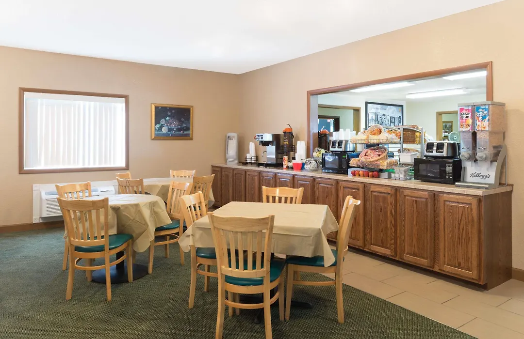 Super 8 By Wyndham Poplar Bluff Missouri-1